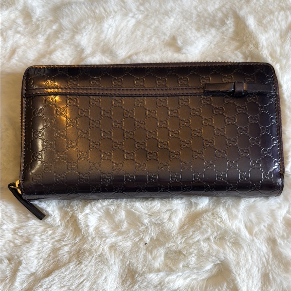 Gucci Microguccissima Pattern Purple Patent Leather Continental Wallet EUC